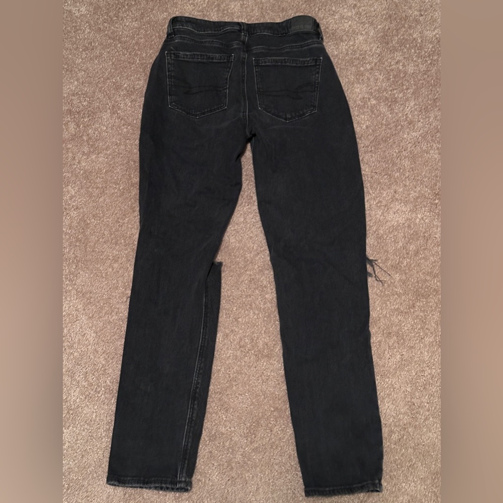 American Eagle AE Strigid Ripped Mom Jean Black - Picture 2 of 3
